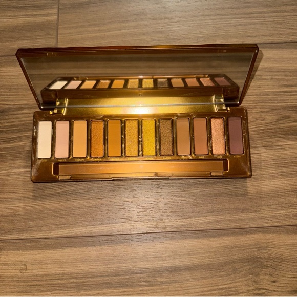 Urban Decay Naked Honey Palette - Warm Gold - Picture 2 of 2